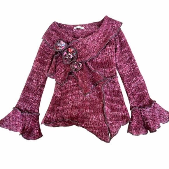 Vintage Zone Bleue Asymmetrical Fairycore Sweater with Floral Appliqués